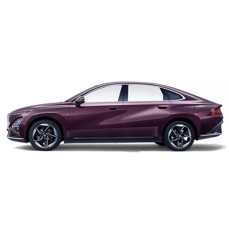 He aha ka mea e pono ai kēia Wuling Starlight Sedan i kāu nānā?